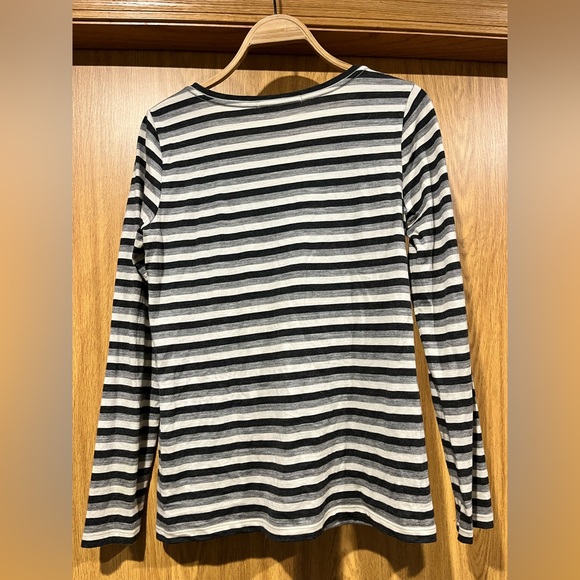 Medium women’s icebreaker long sleeve shirt - Picture 3 of 3